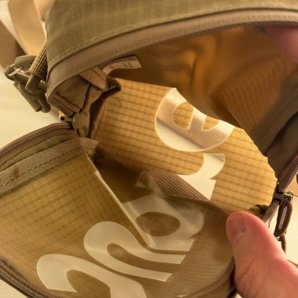 Supreme Neck Pouch - Picture 6 of 7